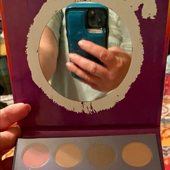Eyeshadow Palette The Who See Me Feel Me NWOT - Picture 4 of 5